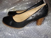 Стильные женские туфли на каблуке черного цвета с блестками
