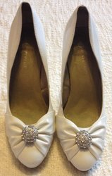 Весільні туфлі білі